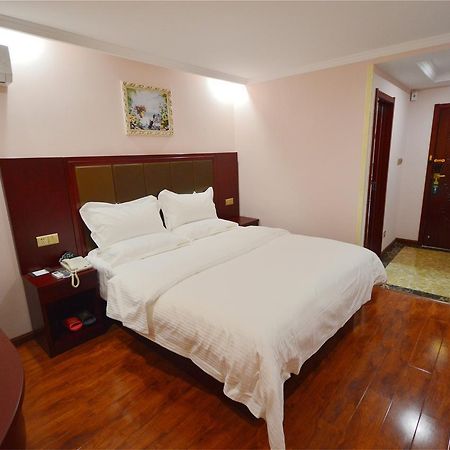 Greentree Inn Shandong Qingdao Development District Sdust Express Hotel Eksteriør billede