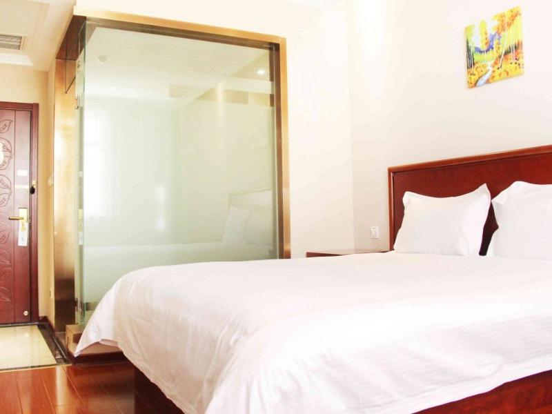 Greentree Inn Shandong Qingdao Development District Sdust Express Hotel Eksteriør billede
