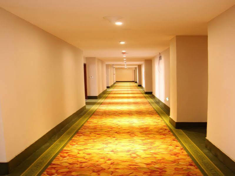 Greentree Inn Shandong Qingdao Development District Sdust Express Hotel Eksteriør billede